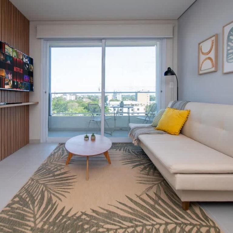 Skyline Escape with Workspace Desk and WiFi - Apartamento - 10