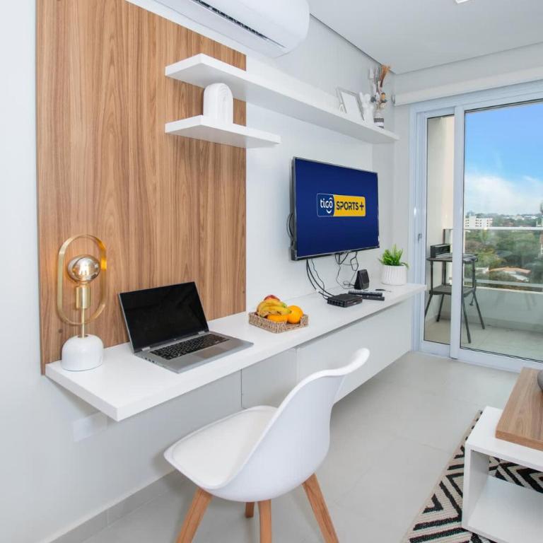 Vibrant Stay with Rooftop BBQ Pool and Near Malls - Apartamento - 15