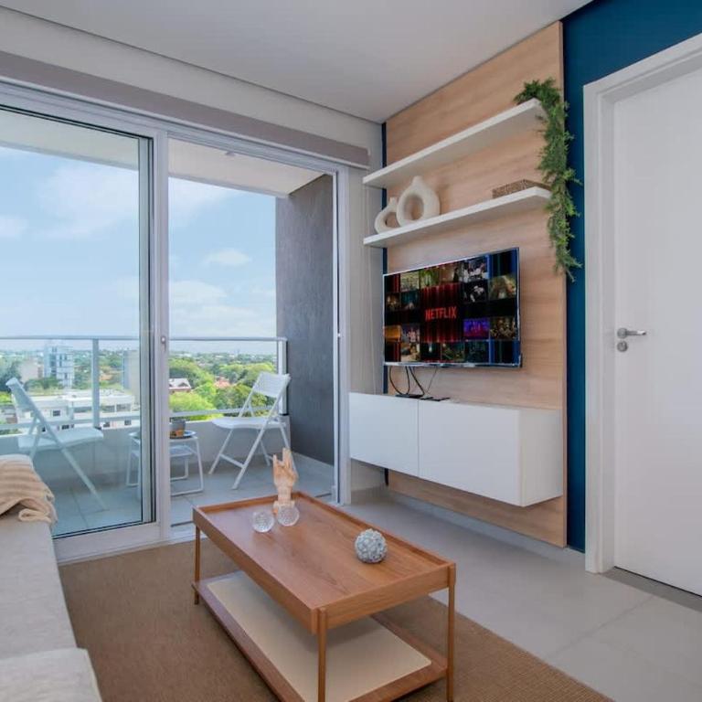 Charming Apt with City View Workspace Pool&Gym - Apartment - 3