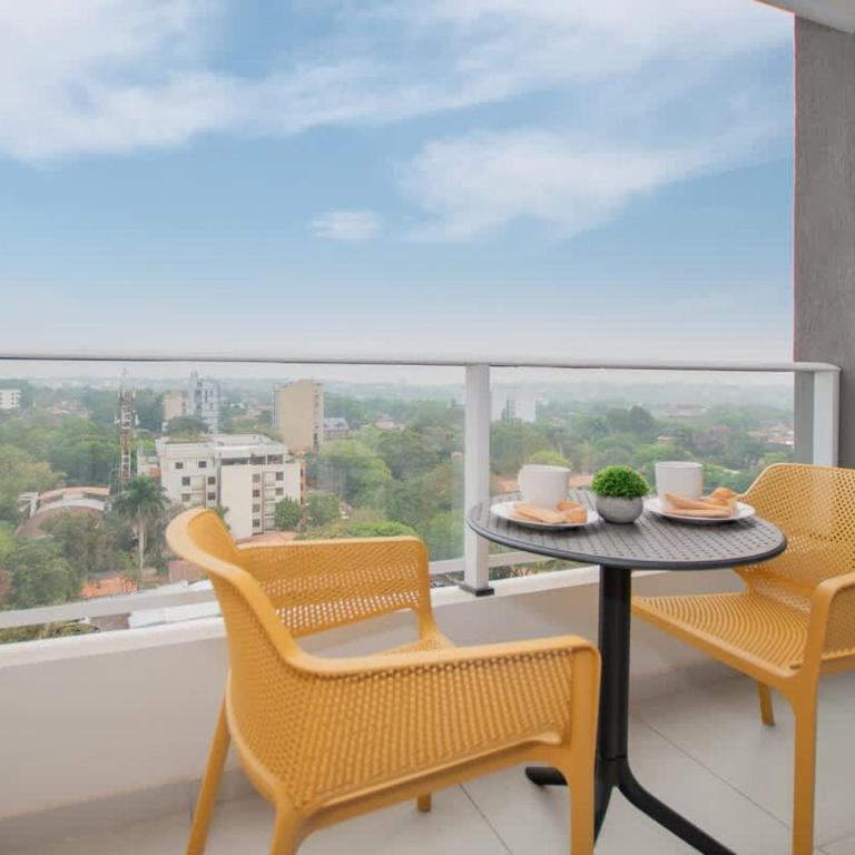Business Apt with City Views and Great Location - Apartment - 3