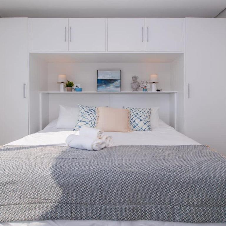 Business Apartment with City Views Pool and Gym - Apartment - 19