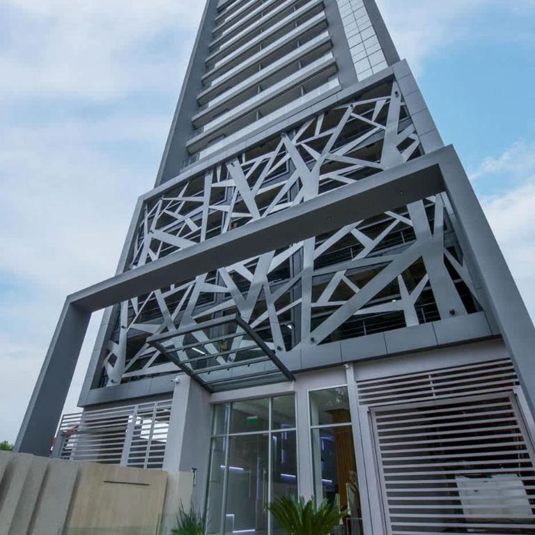 Stylish Apt with Balcony Pool & Gym City Views - Apartment - 24