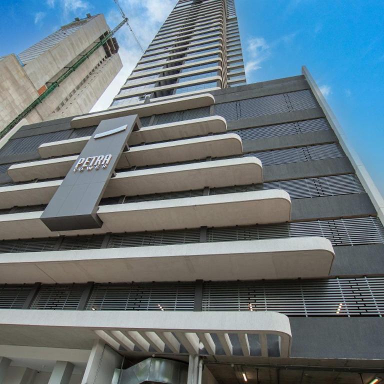 Luxury One BR with City Views Petra Tower Asuncion - Apartamento - 25