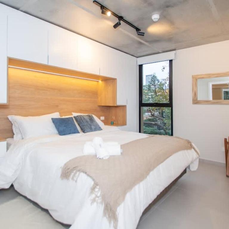 Spacious Apt in Great Location with Pool BBQ&Gym - Apartment - 1