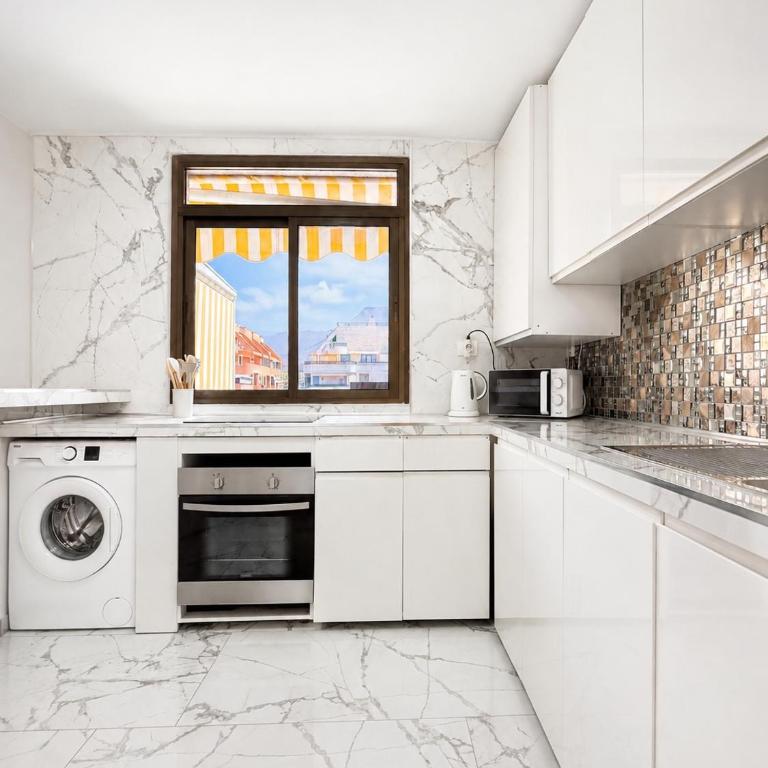 Luxury Penthouse Sunny Terrace by Alma Homes - Two-Bedroom Apartment - 3