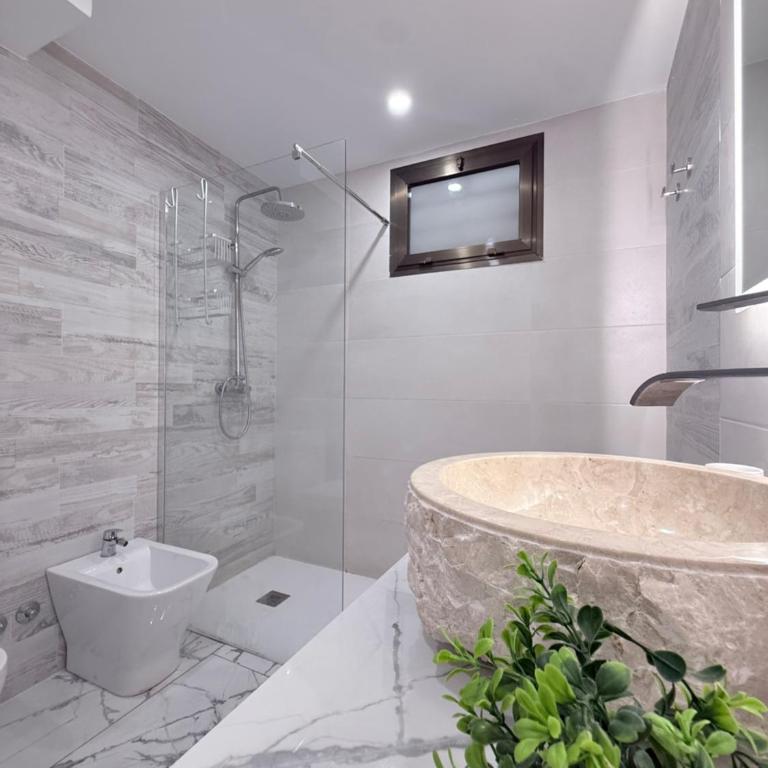 Luxury Penthouse Sunny Terrace by Alma Homes - Two-Bedroom Apartment - 2