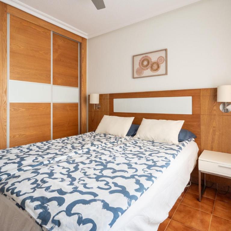 Sunny Terrace with Heated Pool View - Apartment mit 1 Schlafzimmer - 20
