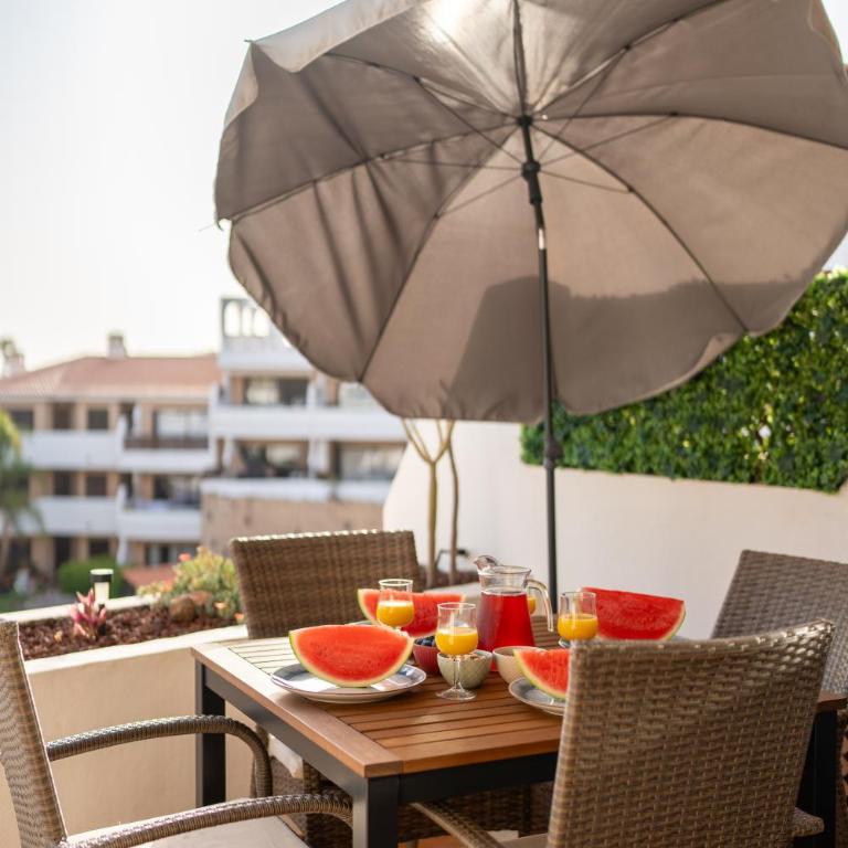 Sunny Terrace with Heated Pool View - Apartment mit 1 Schlafzimmer - 32