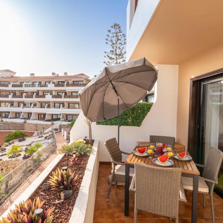 Sunny Terrace with Heated Pool View - Apartment mit 1 Schlafzimmer - 37