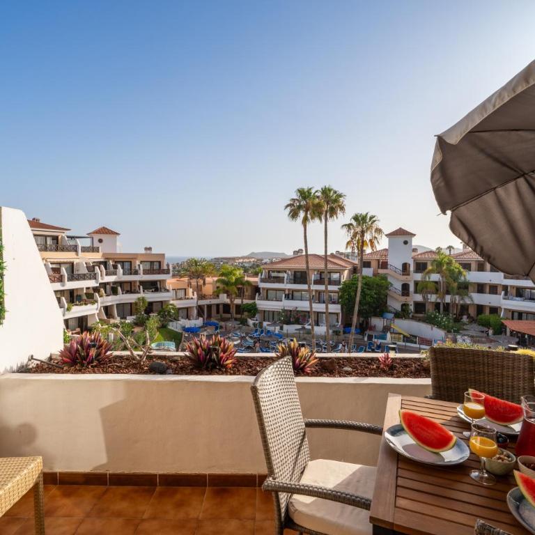 Sunny Terrace with Heated Pool View - Apartment mit 1 Schlafzimmer - 46