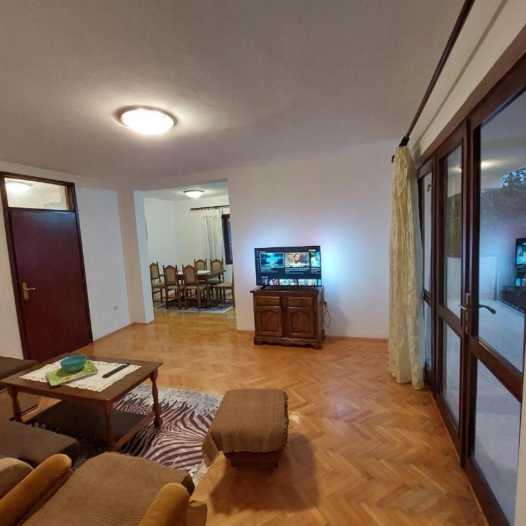 PEKOVIĆ - Two-Bedroom Apartment - 5