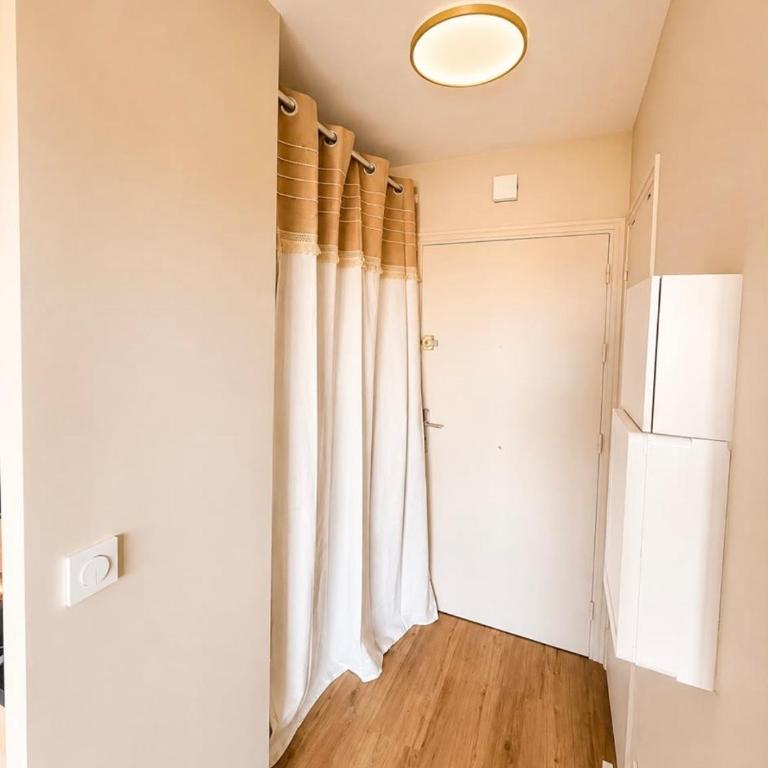 Studio à Antibes près de la mer parking et piscine - Appartement 1 Chambre - 2