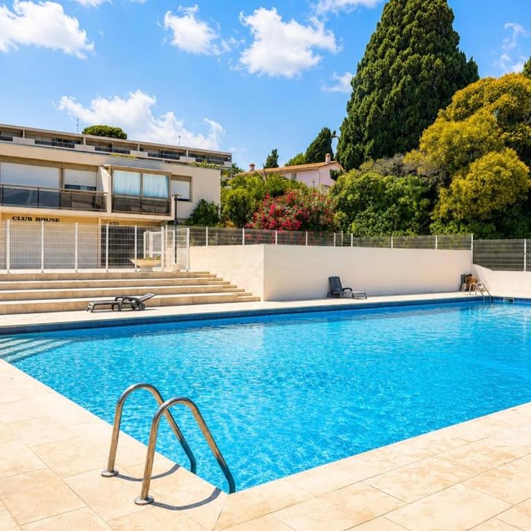 Studio à Antibes près de la mer parking et piscine - Appartement 1 Chambre - 1