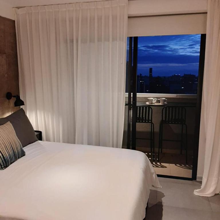 Studio luminoso con balcón, vista abierta y cochera opcional - Apartamento de 1 dormitorio - 1