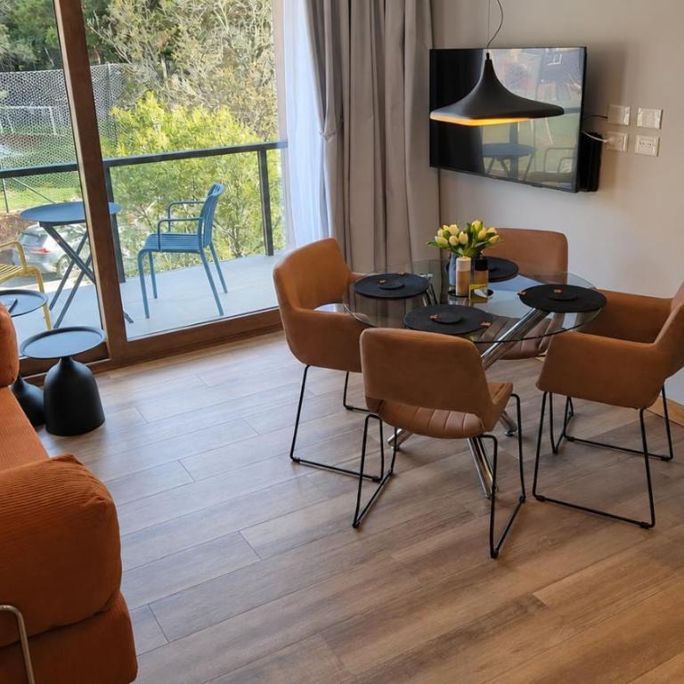 1BR home for 4 guests with heated pool, mountain view and dishwasher - One-Bedroom Apartment - 10
