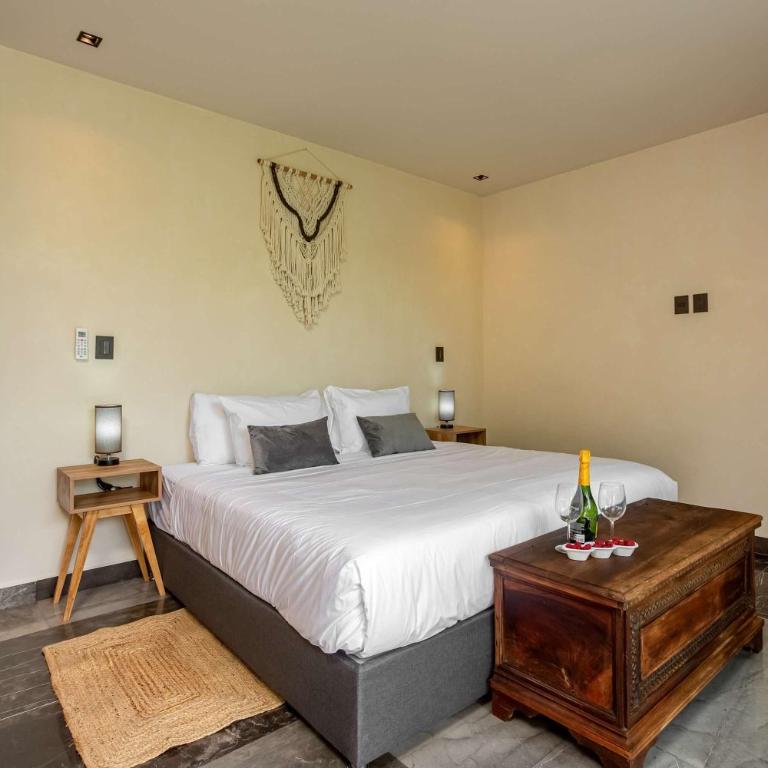 Modern 1BR Jungle View Retreat in Humana with Rooftop Pool - Apartment - 8