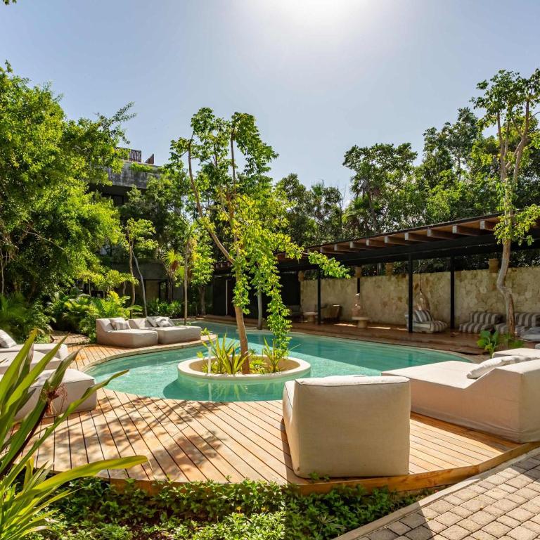 Modern 1BR Jungle View Retreat in Humana with Rooftop Pool - Apartment - 15