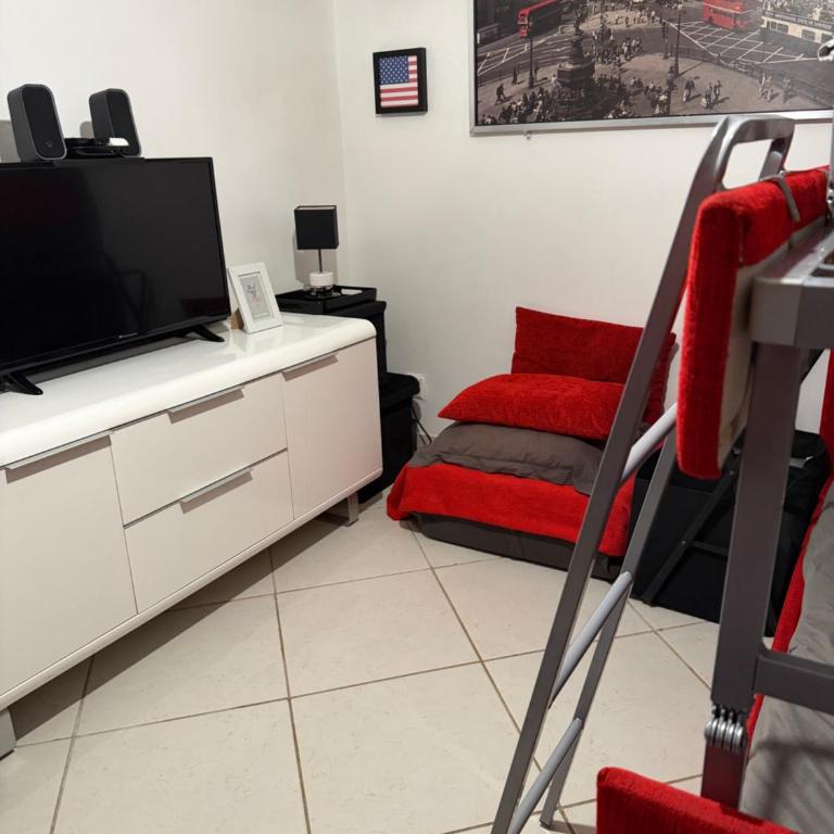 CHAMBRE dans appartement moderne guest house - Chambre Triple avec Salle de Bains Commune - 4