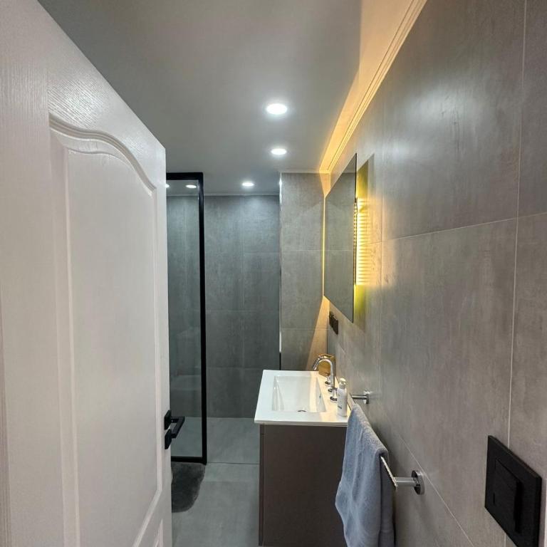 Moderno y Amplio 3 amb y Espacio de Trabajo - Two-Bedroom Apartment - 69