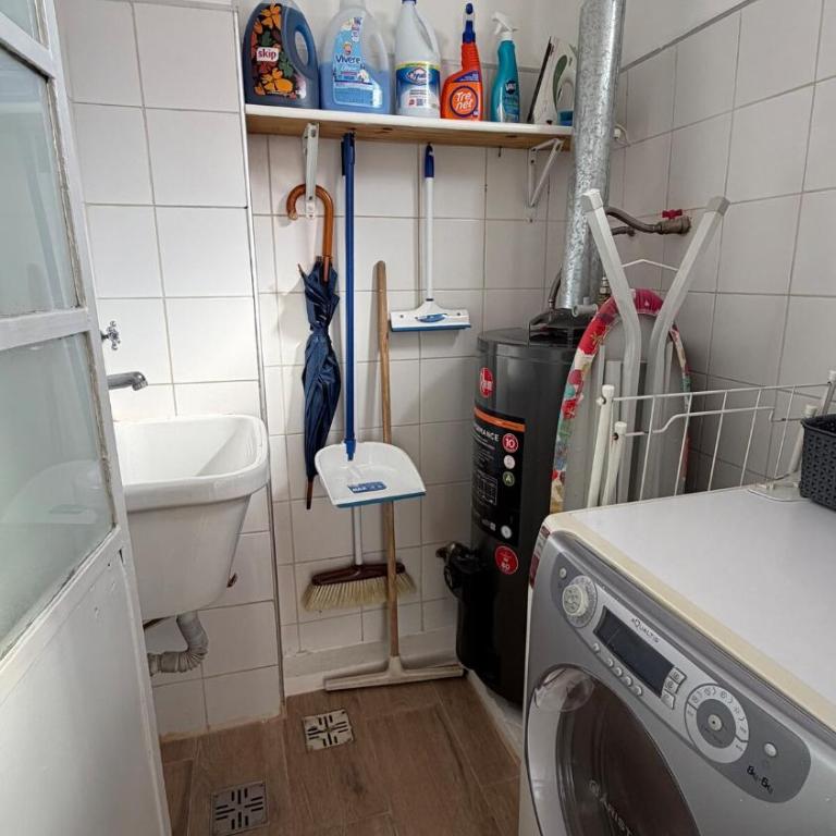 Moderno y Amplio 3 amb y Espacio de Trabajo - Two-Bedroom Apartment - 85