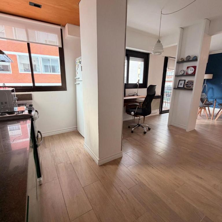 Moderno y Amplio 3 amb y Espacio de Trabajo - Two-Bedroom Apartment - 86