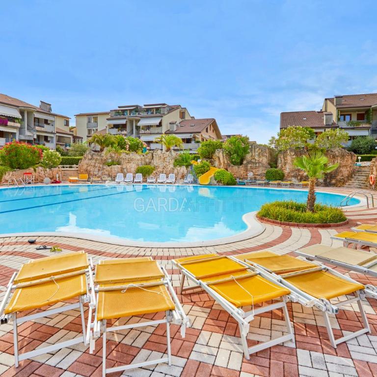 Platino Apartment - Jacuzzi privata con tre Piscine residenziali ed un bar a 200m dal Lago - Appartamentino su 2 Livelli - 1