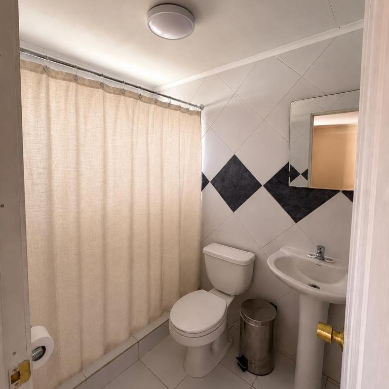 HOSTAL APANANTOR 1 - Habitación Deluxe (2 adultos + 1 niño) - 3