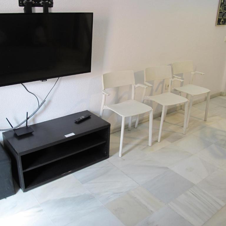 Apt in Playa den Bossa next Ushuaia, beachfront, reliable host - Apartamento de 2 dormitorios con balcón y vistas al mar - 14
