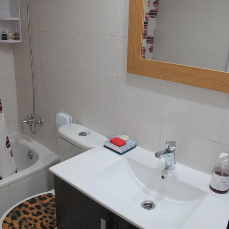 Apt in Playa den Bossa next Ushuaia, beachfront, reliable host - Apartamento de 2 dormitorios con balcón y vistas al mar - 36