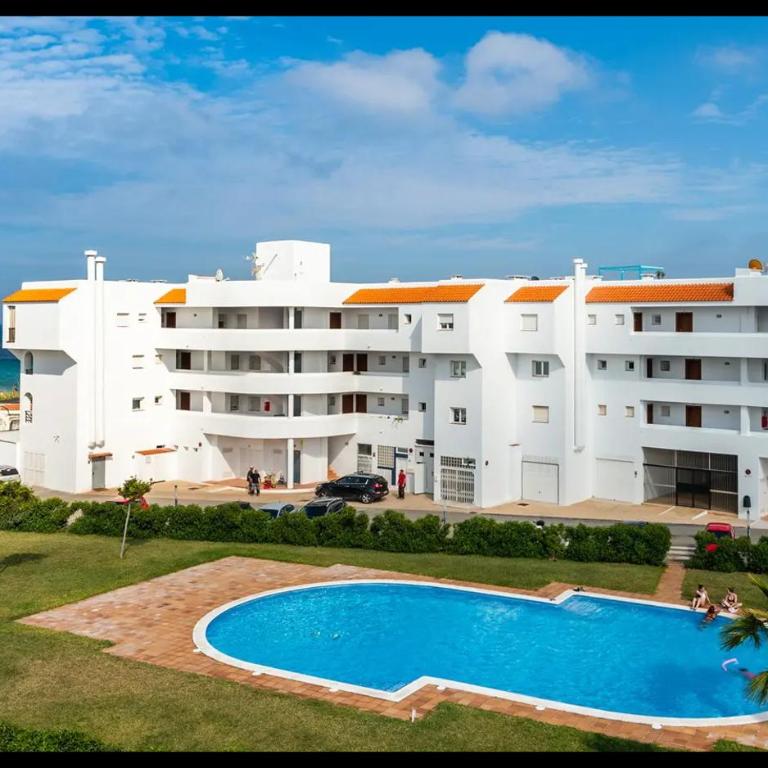 Apt in Playa den Bossa next Ushuaia, beachfront, reliable host - Apartamento de 2 dormitorios con piscina privada - 3