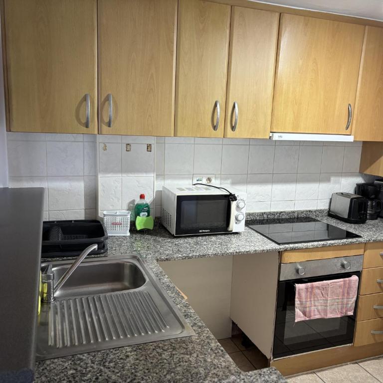Apt in Playa den Bossa next Ushuaia, beachfront, reliable host - Apartamento de 2 dormitorios con piscina privada - 19