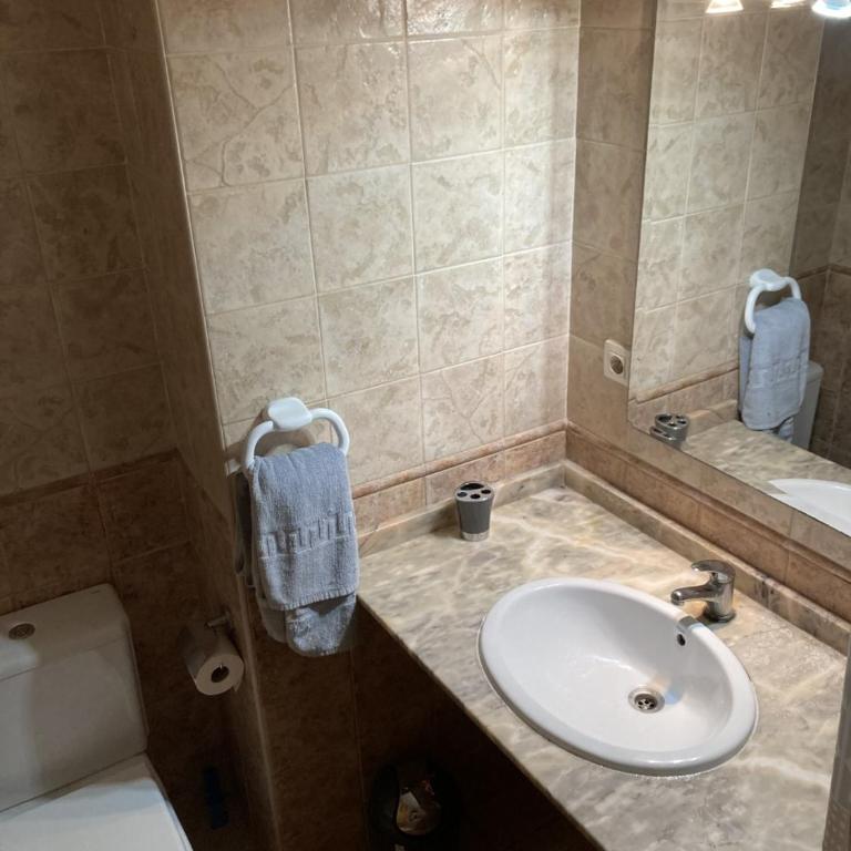Apt in Playa den Bossa next Ushuaia, beachfront, reliable host - Apartamento de 2 dormitorios con piscina privada - 31