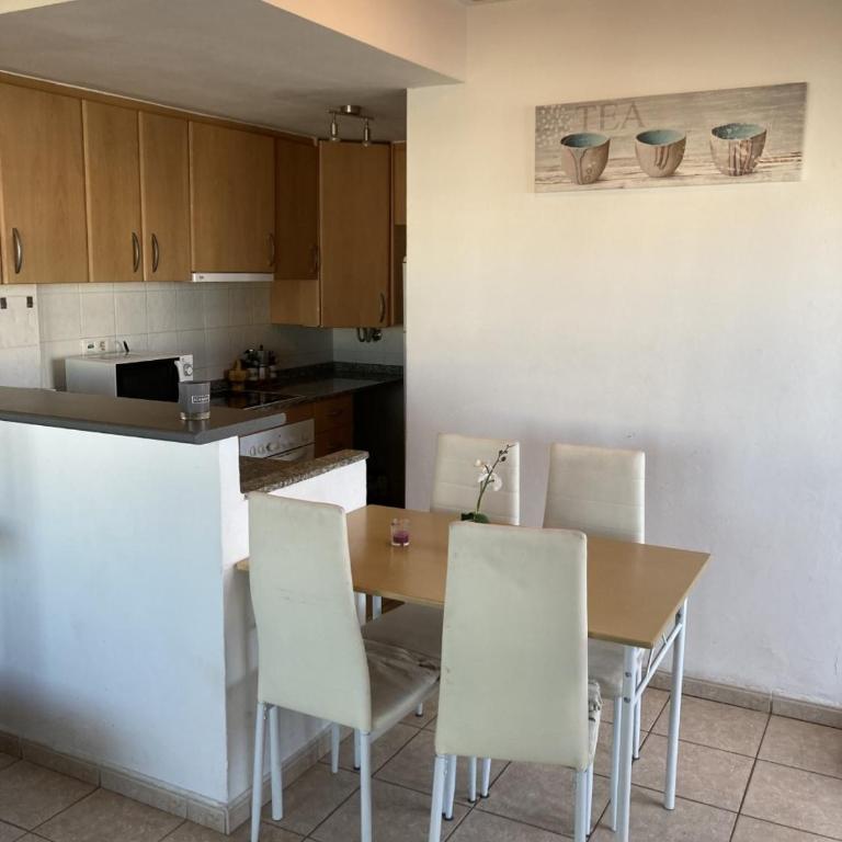 Apt in Playa den Bossa next Ushuaia, beachfront, reliable host - Apartamento de 2 dormitorios con piscina privada - 25