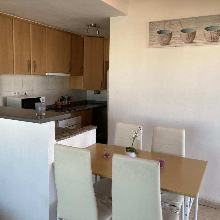 Apt in Playa den Bossa next Ushuaia, beachfront, reliable host - Apartamento de 2 dormitorios con piscina privada - 28