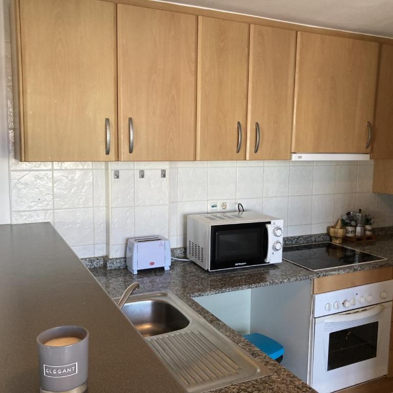 Apt in Playa den Bossa next Ushuaia, beachfront, reliable host - Apartamento de 2 dormitorios con piscina privada - 30