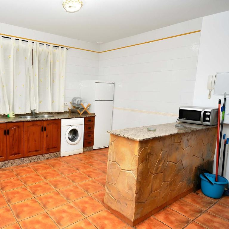 Casa con jardin privado y piscina comunitaria con 2 casas solo alquilamos a familias - Appartamento - 9