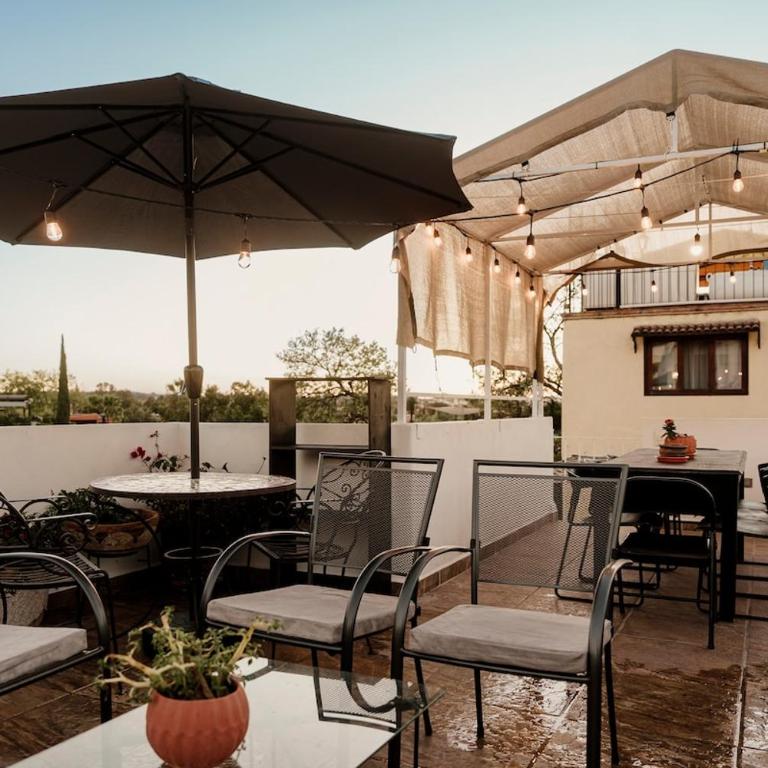 Best Location, Private Terrace, Valet Parking, AC - Villa - 35