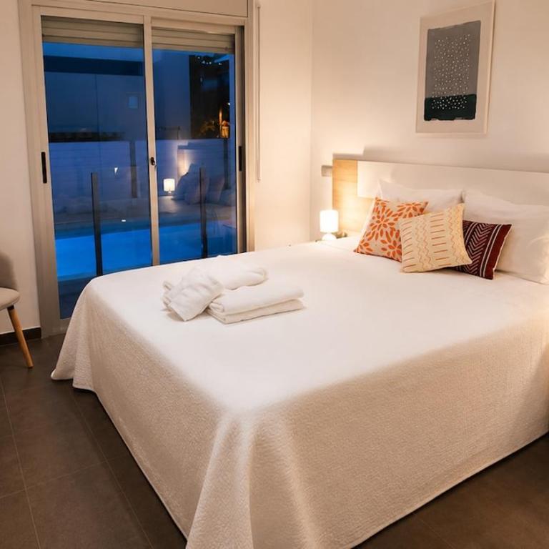Villa AlmarAlmar light pool and sea views - Three-Bedroom House - 18