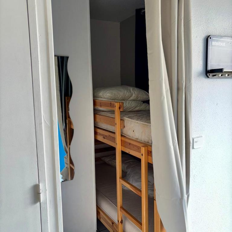 Studio vue mer, Piscine ,Parking, Rochelongue - Appartement 1 Chambre - 9