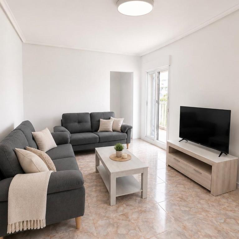 Marcs House La casa de Marc - Five-Bedroom House - 2