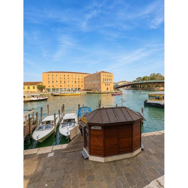 Ca Pisani Canal View - Quadruple Room with Shower - 4