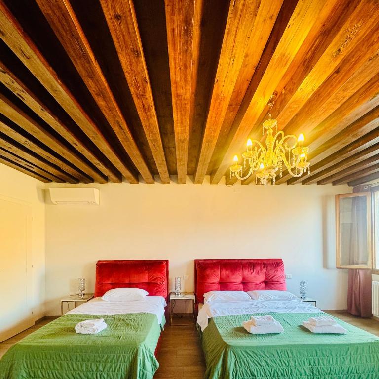 Ca Pisani Canal View - Quadruple Room with Shower - 1