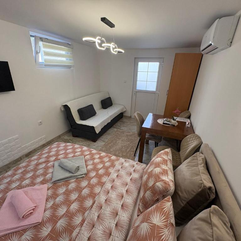 Studio Apartmani Milanovic - Deluks Dvokrevetni Studio sa Bračnim Krevetom - 18
