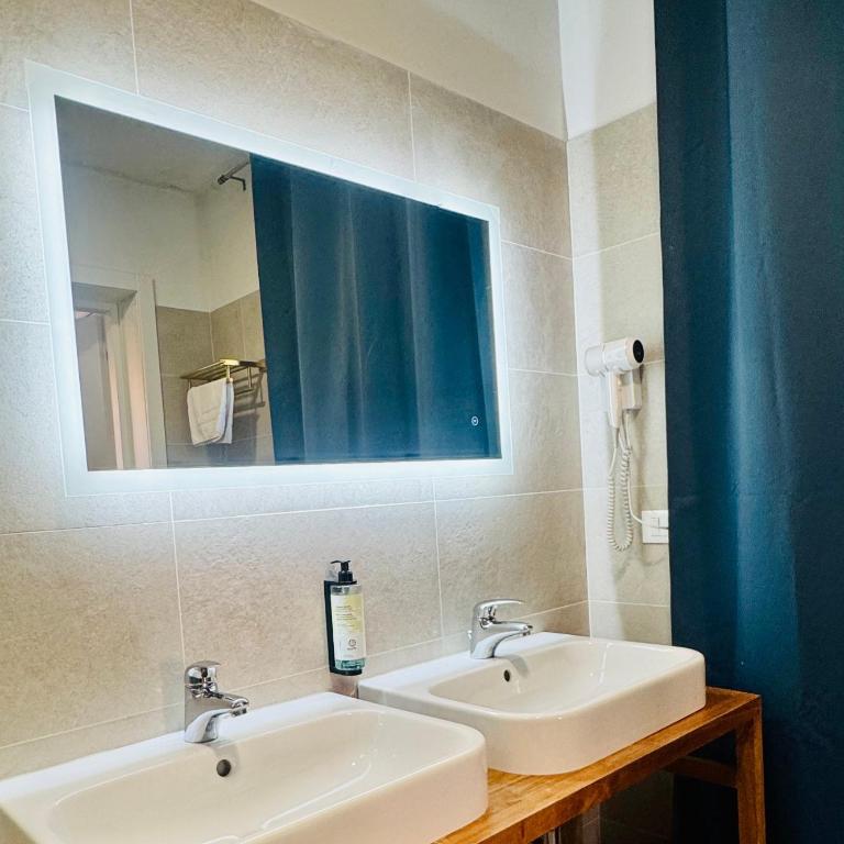 Ca Pisani Canal View - Quadruple Room with Shower - 6