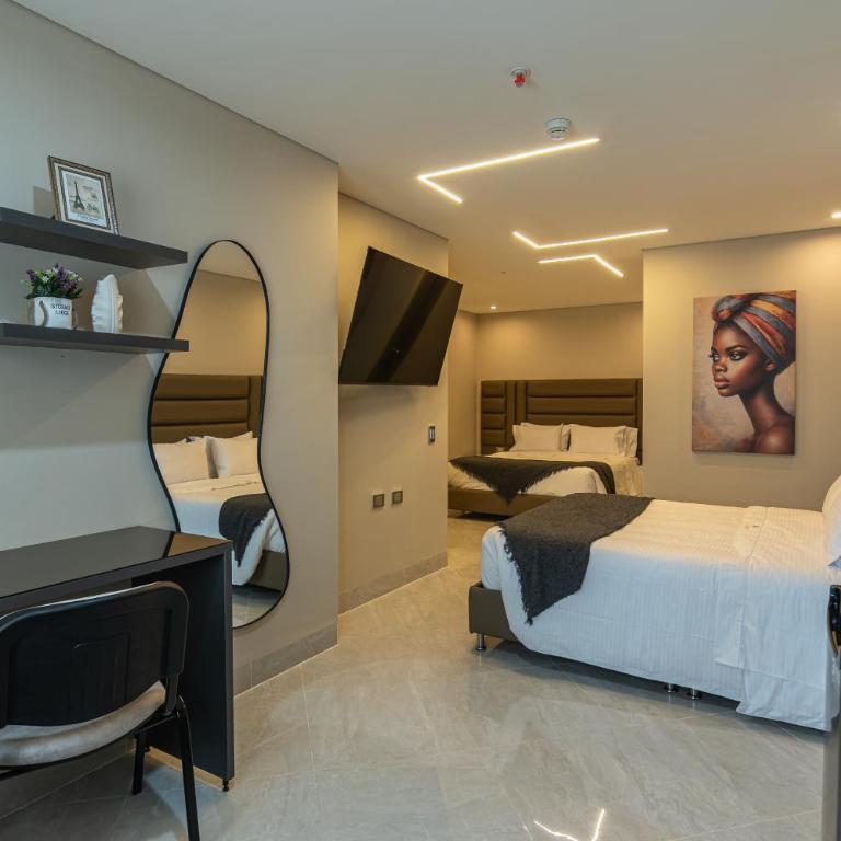 Hotel Colores Estadio - Queen Room with Two Queen Beds - 2