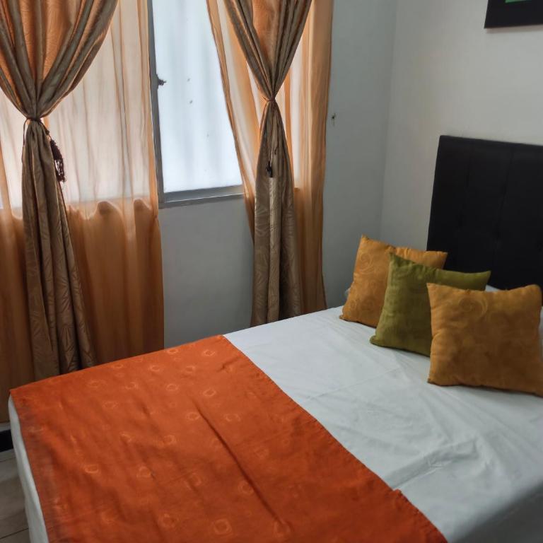 Amoblado Apto familiar en sitios turísticos - Apartamento de 2 dormitorios - 13