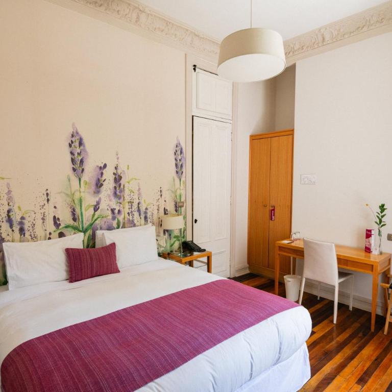 Matildas Hotel Boutique - Habitación con cama grande y vistas al jardín - 3