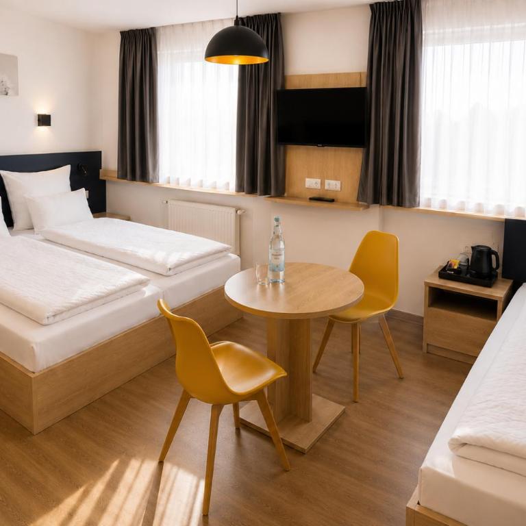 Hotel Central Nürnberg Hauptbahnhof - Dreibettzimmer - 1