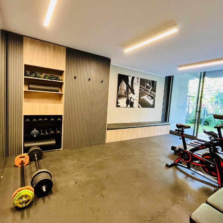 Modern Studio in Prime Laundry Rooftop Pool Gym - One-Bedroom Apartment - 28