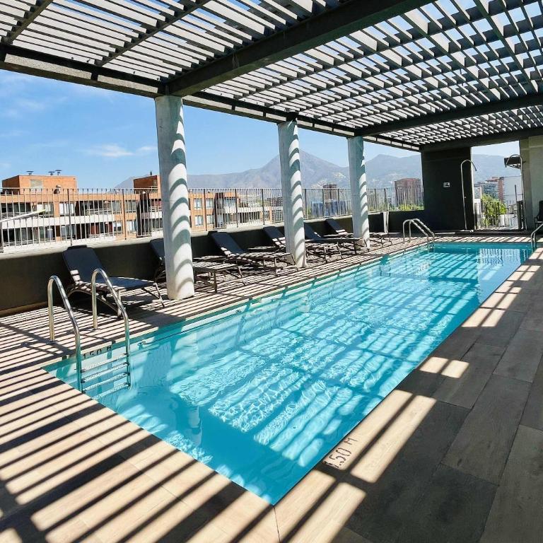 Modern Studio in Prime Laundry Rooftop Pool Gym - One-Bedroom Apartment - 5